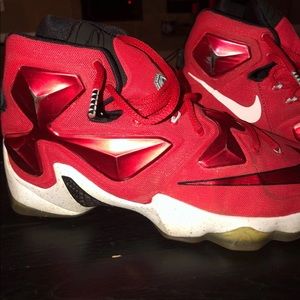 Red Lebron 13